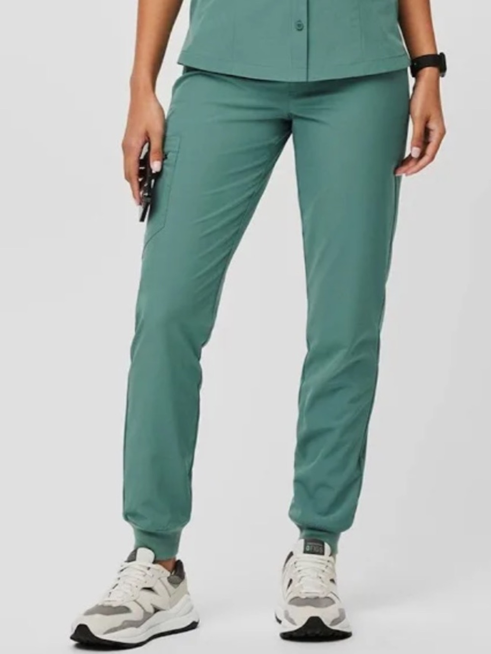 Figs Women's mena FreeX Track scrub pants Joggers in Eucalyptus EUC M/P
